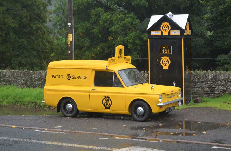 AA Commer Imp Van Crickhowell AA Box